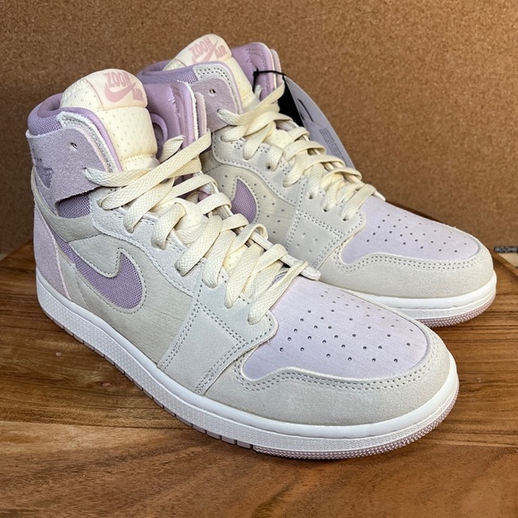 Jordan 1 high top
Zoom comfort 2
Brand new - Picture 8 of 14